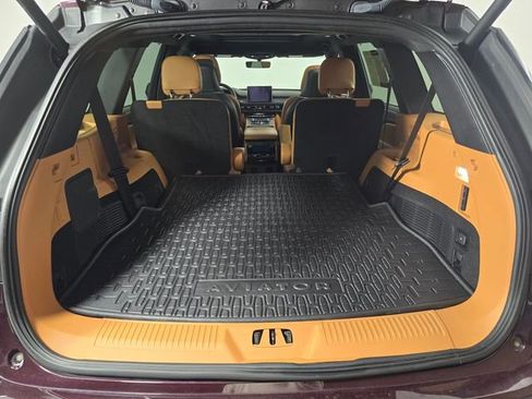 Used 2023 Lincoln Aviator Black Label Grand Touring w/ Class IV Trailer Tow Package image 16
