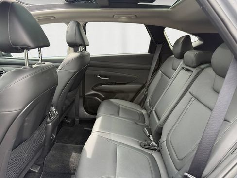 Used 2025 Hyundai Tucson Limited AWD/4WD image 14