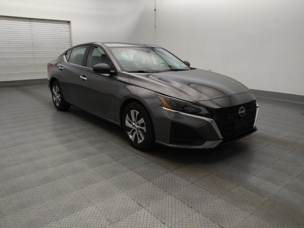 Used 2024 Nissan Altima 2.5 S FWD image 13