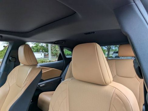 Used 2025 Lexus RX 350 Premium image 17