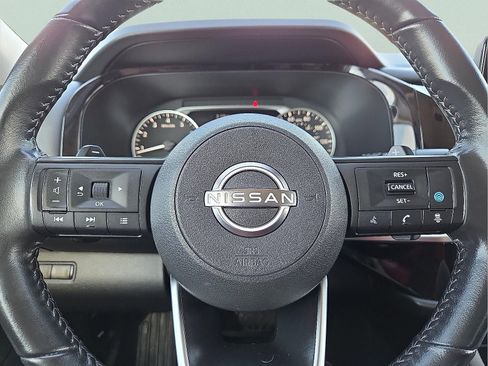 Used 2024 Nissan Pathfinder SV image 24