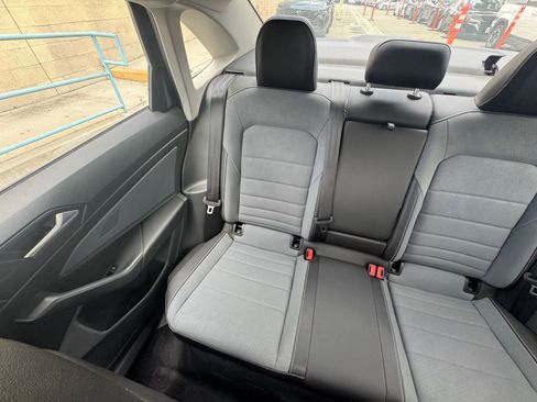Used 2025 Volkswagen Jetta SE FWD image 40