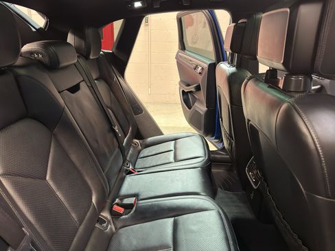 Used 2017 Porsche Macan image 25