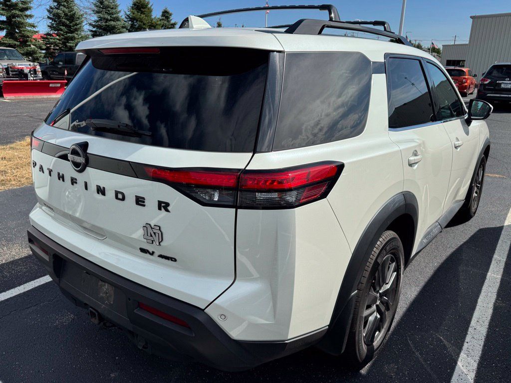 Used 2022 Nissan Pathfinder SV w/ SV Premium Package AWD/4WD image 4