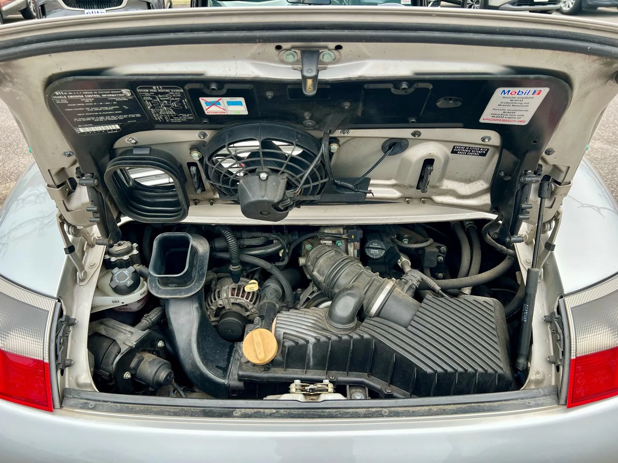 Used 2002 Porsche 911 Carrera RWD image 12
