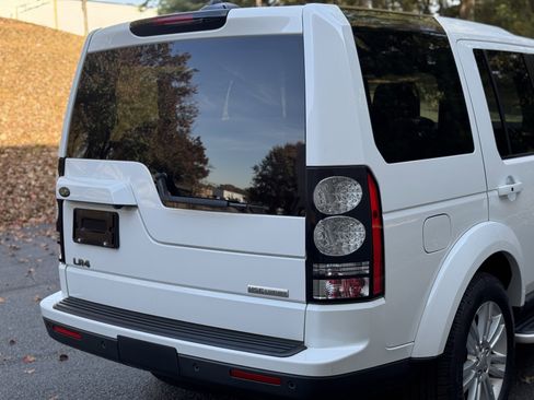 Used 2016 Land Rover LR4 HSE LUX image 16