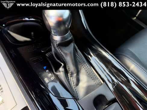 Used 2019 Toyota C-HR Limited FWD image 22