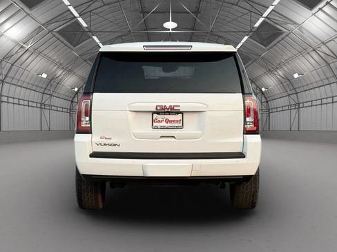 Used 2017 GMC Yukon SLT AWD/4WD image 6