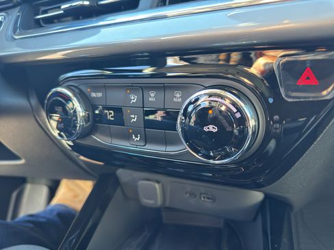 New 2026 Chevrolet Trax LT w/ Sunroof Package image 14