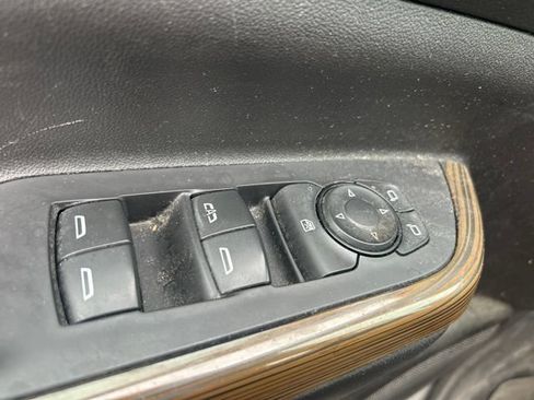 Used 2021 GMC Acadia SLE w/ Driver Convenience Package AWD/4WD image 15