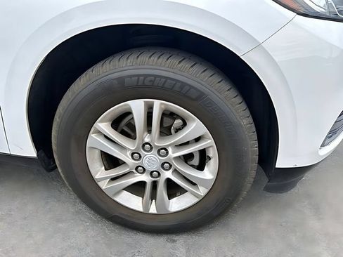 Used 2019 Buick Enclave Essence FWD image 11