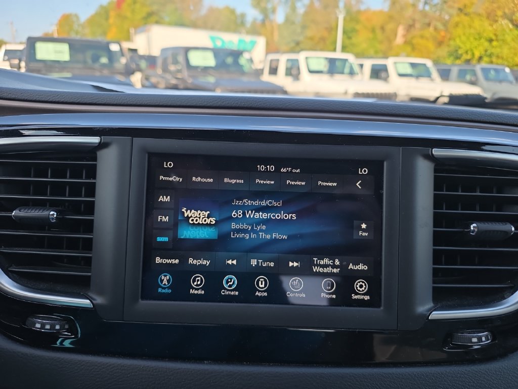Used 2019 Chrysler Pacifica Touring-L FWD image 17