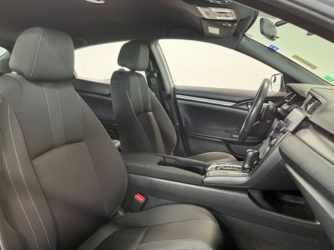Used 2018 Honda Civic Sport image 10