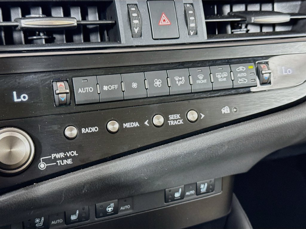 Certified 2025 Lexus ES 300h w/ Premium Package FWD image 16