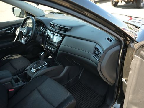 Used 2017 Nissan Rogue SV AWD/4WD image 46