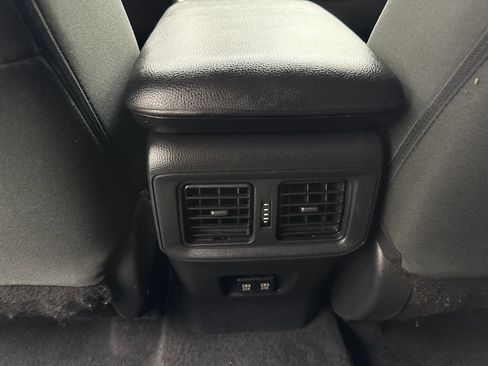 Used 2021 Toyota RAV4 XLE FWD image 38