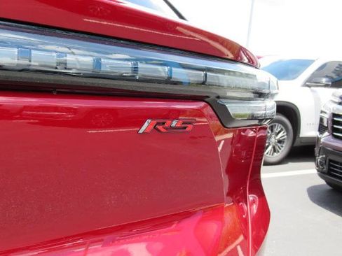 New 2025 Chevrolet Equinox EV RS image 11