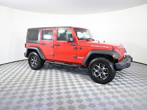 Used 2012 Jeep Wrangler Unlimited Rubicon w/ Connectivity Group AWD/4WD image 8