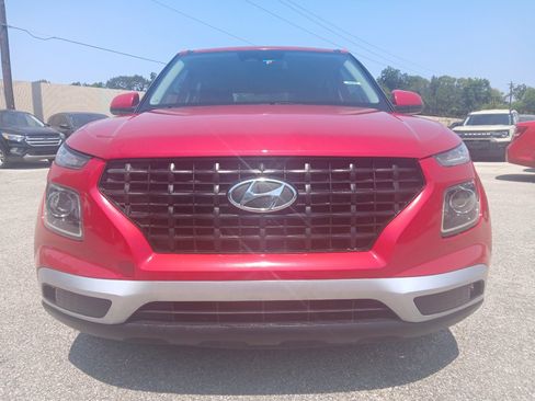 Used 2023 Hyundai Venue SE w/ Cargo Package FWD image 2