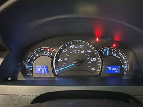 Used 2014 Toyota Camry LE FWD image 21