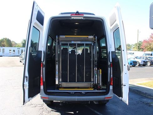 Used 2022 Mercedes-Benz Sprinter 1500 image 37