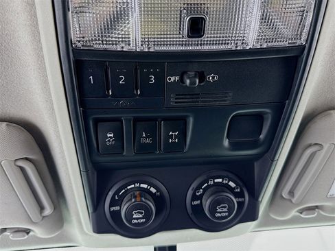 Used 2019 Toyota 4Runner TRD Off-Road Premium image 17