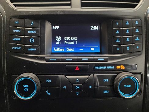 Used 2018 Ford Explorer XLT AWD/4WD image 25