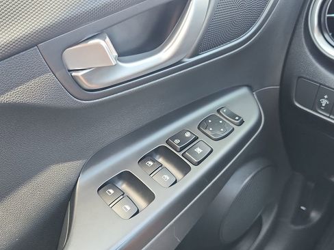 Used 2022 Hyundai Kona SEL w/ Convenience Package image 27