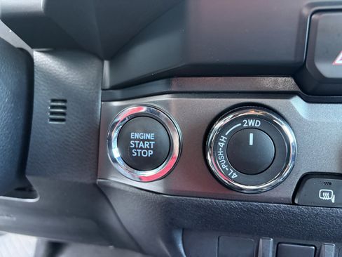 Used 2023 Toyota Tacoma TRD Sport AWD/4WD image 23