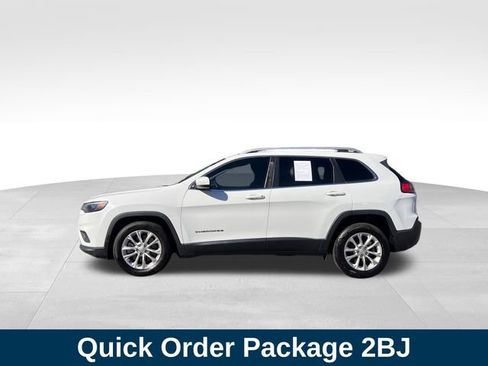 Used 2019 Jeep Cherokee Latitude w/ Popular Appearance Group FWD image 2