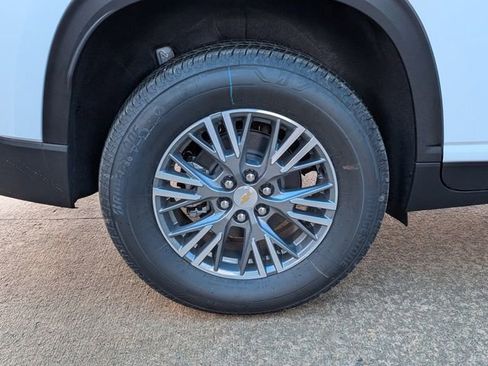New 2026 Chevrolet Traverse LT w/ Driver Confidence Package FWD image 3