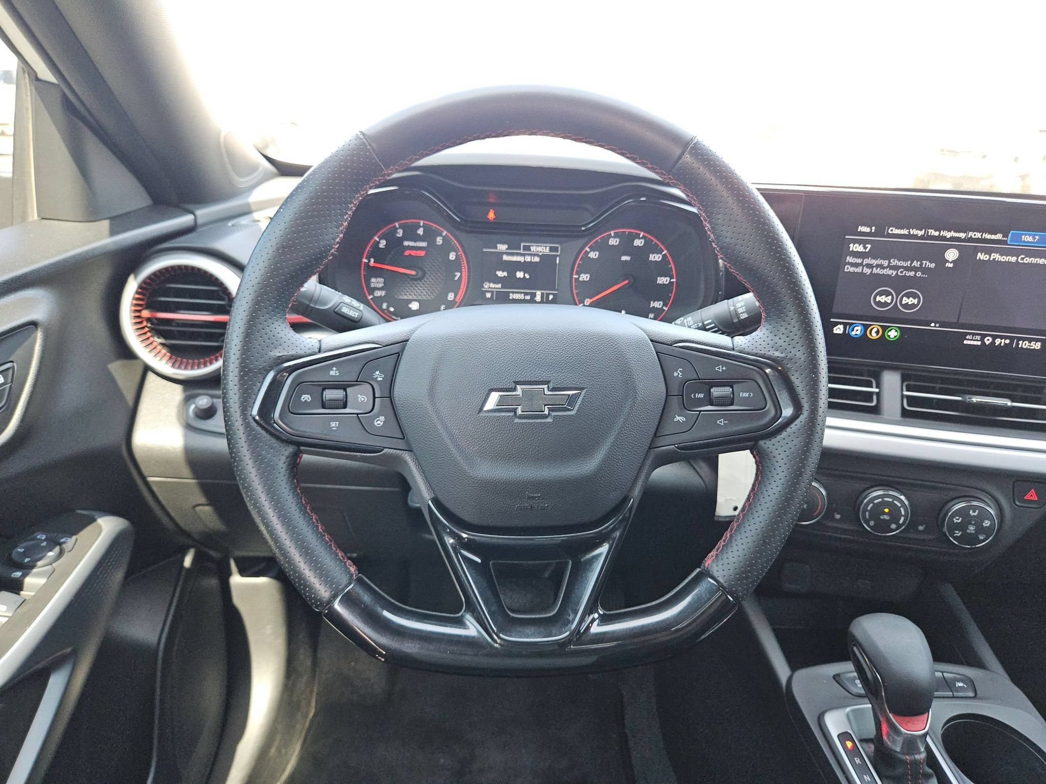 Certified 2025 Chevrolet Trax RS w/ Sunroof Package FWD image 21