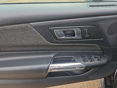 Used 2024 Ford Mustang Convertible image 17