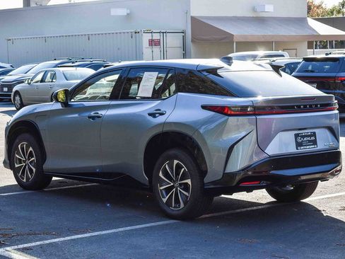 Used 2023 Lexus RZ 450e Premium w/ Technology Package image 4