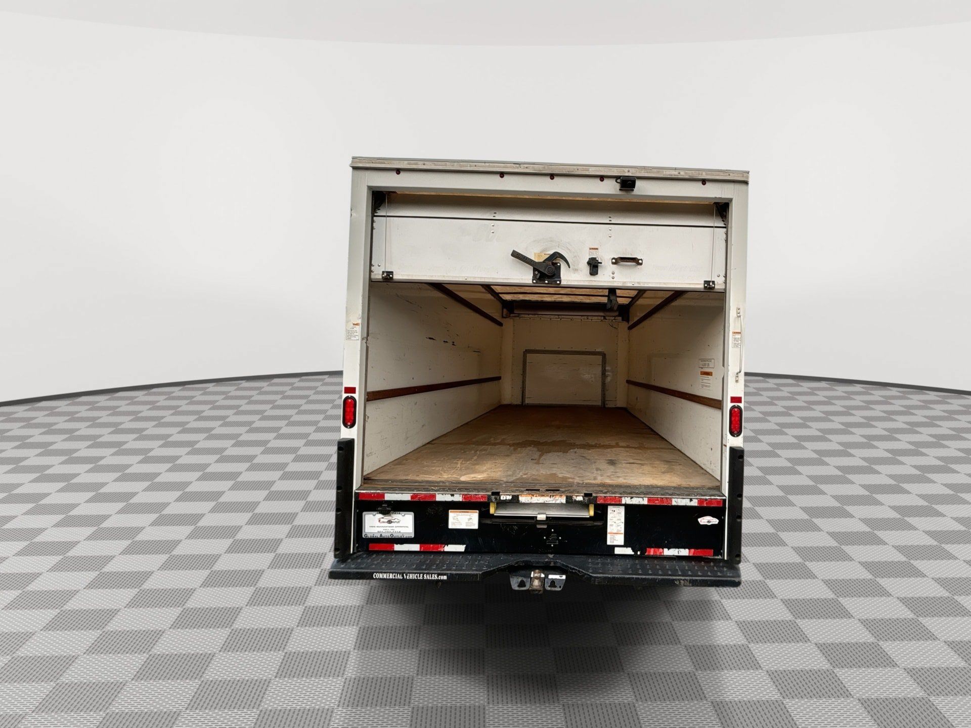 Used 2021 Ford E-350 and Econoline 350 Super Duty RWD image 19