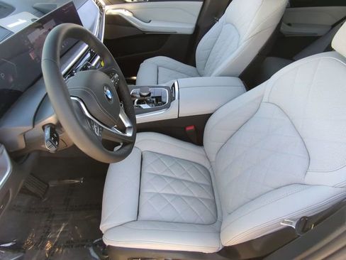 New 2026 BMW X5 xDrive40i w/ Climate Comfort Package image 19