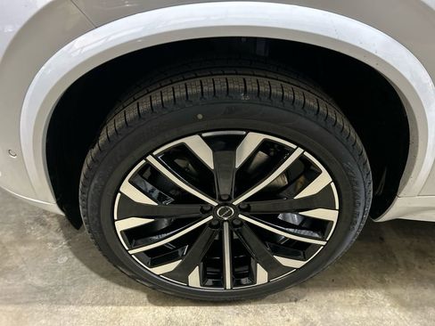 New 2026 Volvo XC90 T8 Ultra w/ Protection Package Premier AWD/4WD image 8