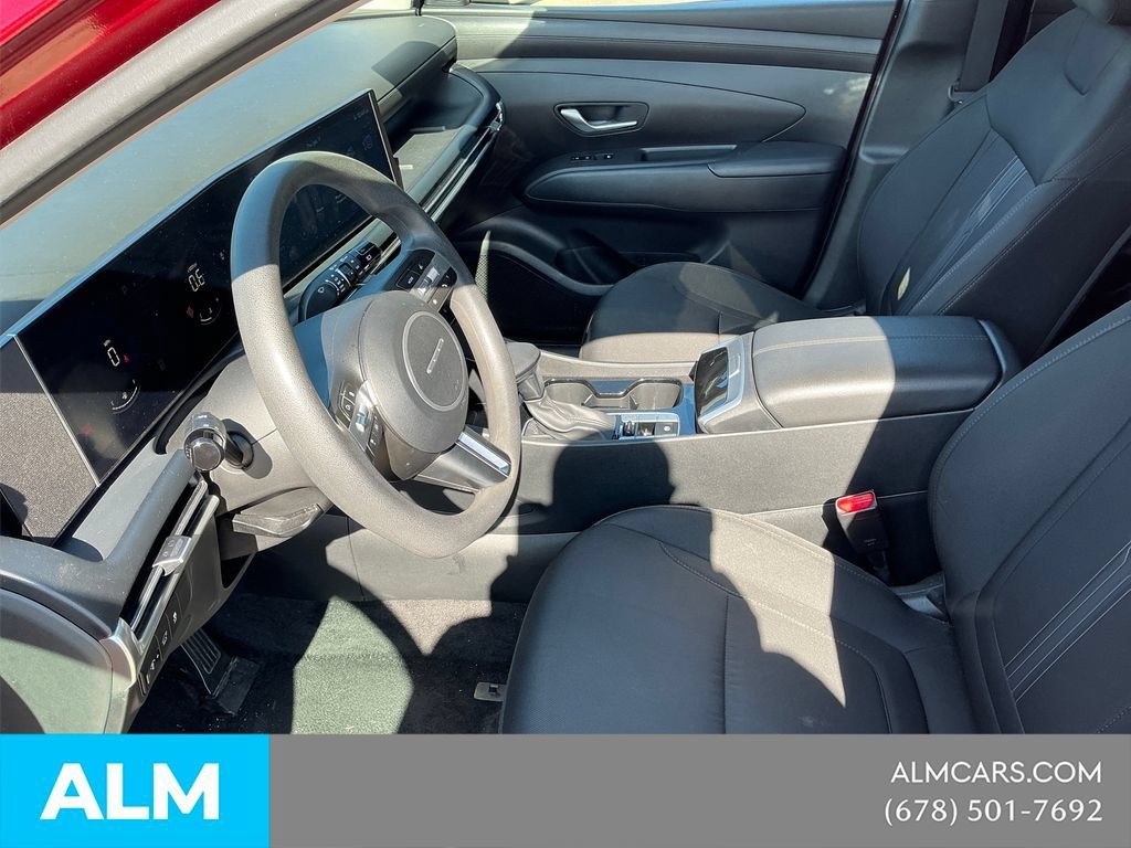 Used 2025 Hyundai Tucson SEL FWD image 11