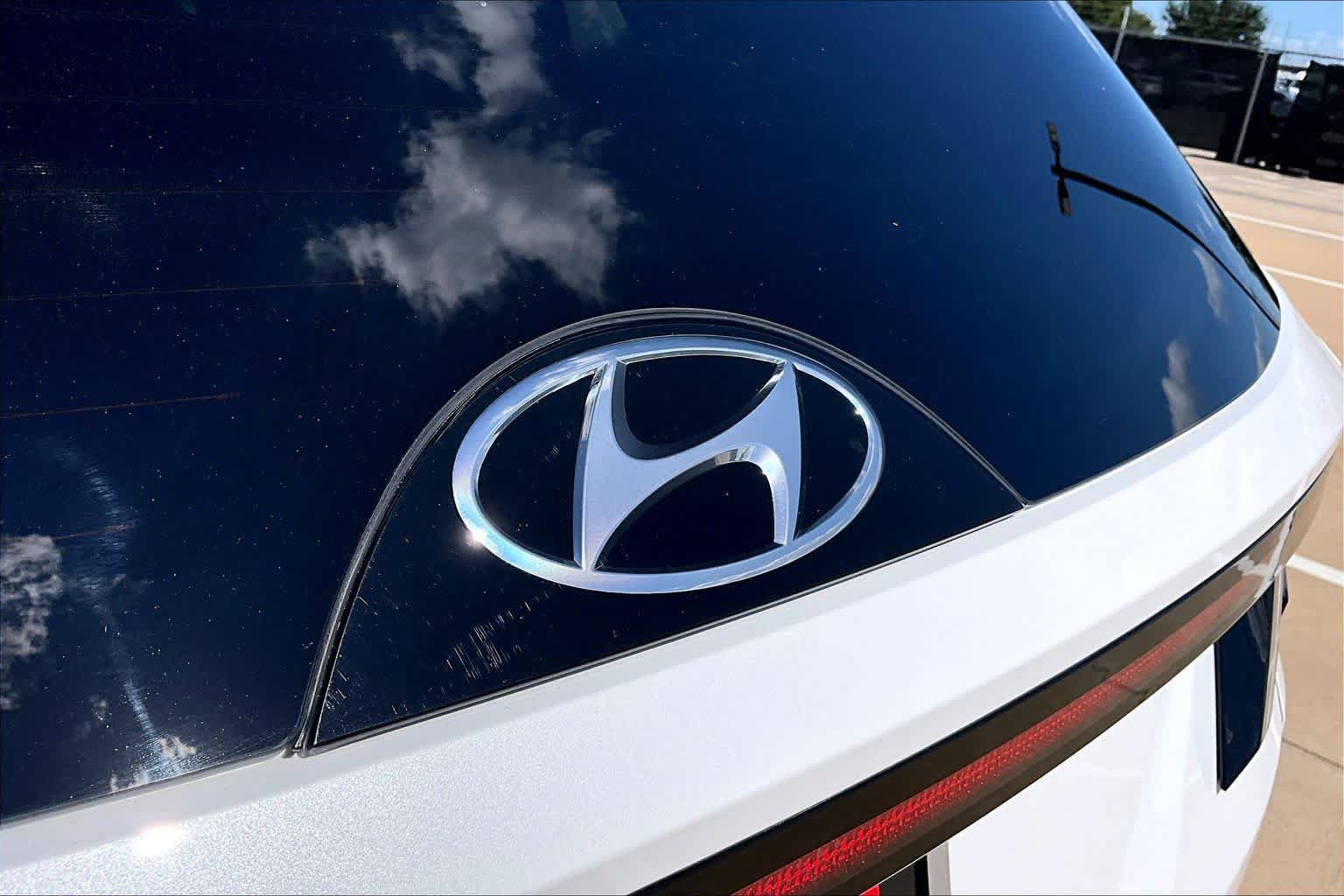 Used 2024 Hyundai Tucson SEL w/ Convenience Package FWD image 10