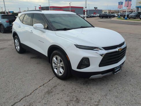 Used 2020 Chevrolet Blazer LT w/ Sound & Technology Package AWD/4WD image 2