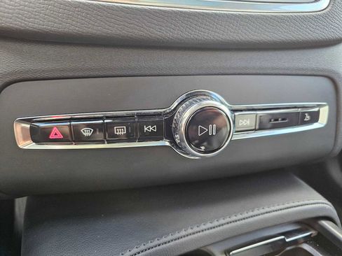 Used 2024 Volvo XC90 B5 Core w/ Protection Package Premier image 35