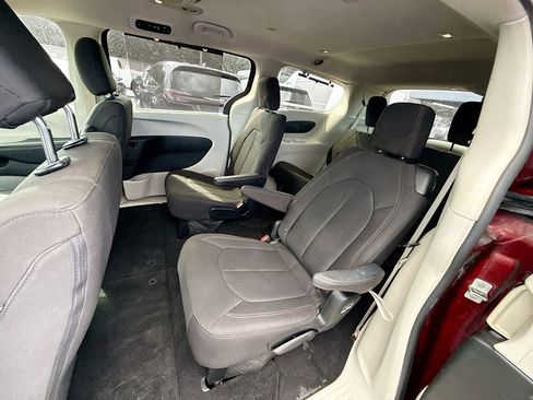 Used 2017 Chrysler Pacifica Touring Plus w/ Tire & Wheel Group image 27