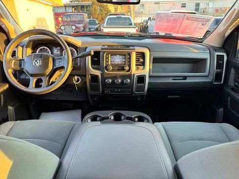 Used 2015 RAM 2500 Tradesman w/ Chrome Appearance Group image 8