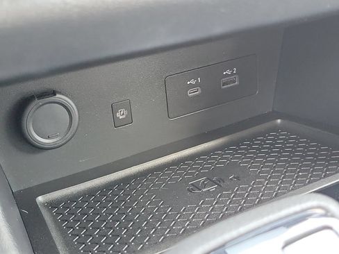 Used 2023 Nissan Pathfinder SL AWD/4WD image 34