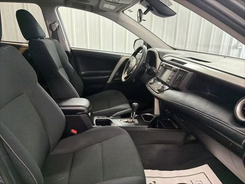Used 2018 Toyota RAV4 XLE image 15