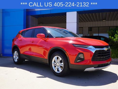 Used 2021 Chevrolet Blazer LT FWD image 2