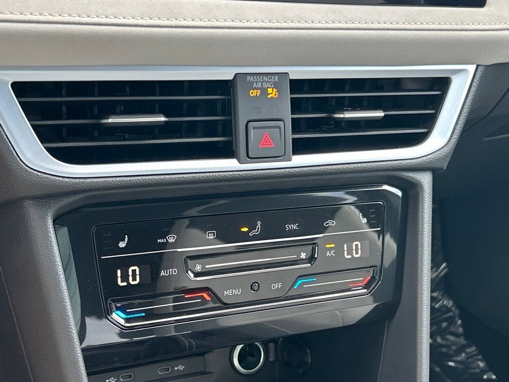 New 2026 Volkswagen Taos SE FWD image 34