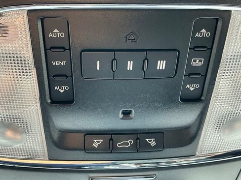 Used 2020 Jeep Grand Cherokee Overland AWD/4WD image 24