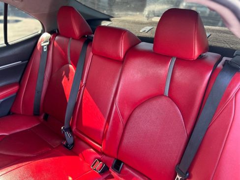 Used 2019 Toyota Camry XSE FWD image 17