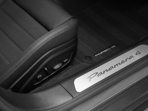 New 2026 Porsche Panamera 4 image 20